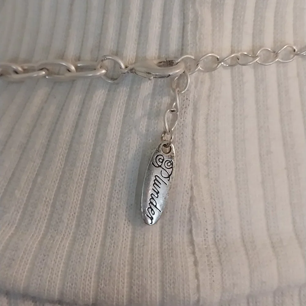 2951 Plunder Long Gold Link Chain With A Gold Yarn Embellished Pendent. - Picture 5 of 7